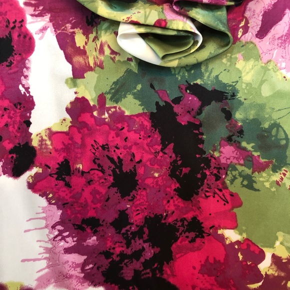 Gorgeous Como Woman Sleeveless Top (1X) - Picture 3 of 6